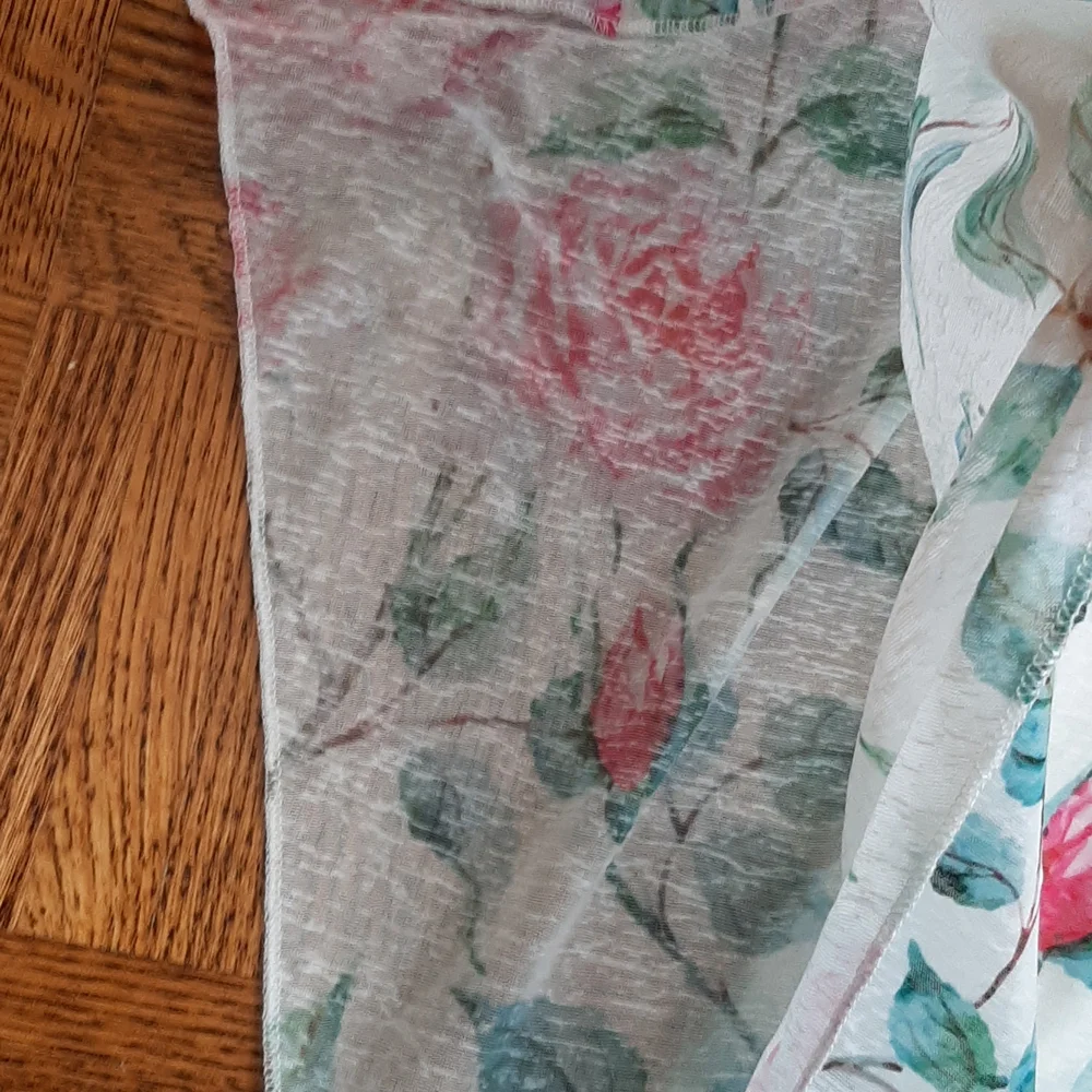 Top - Picture 2 of 4